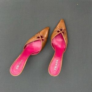 Vintage PRADA leather pointed-toe Slide Kitten Heels.